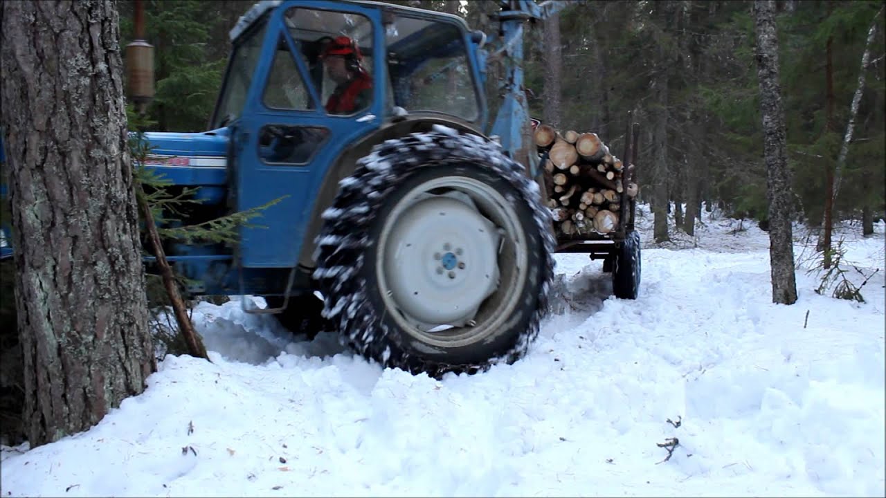 ford 4000 i skogen