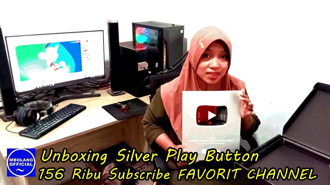 UNBOXING Silver Play Button 100 Ribu Subscribe | Bonus Review Kolam Renang Di Desa + Video Campuran