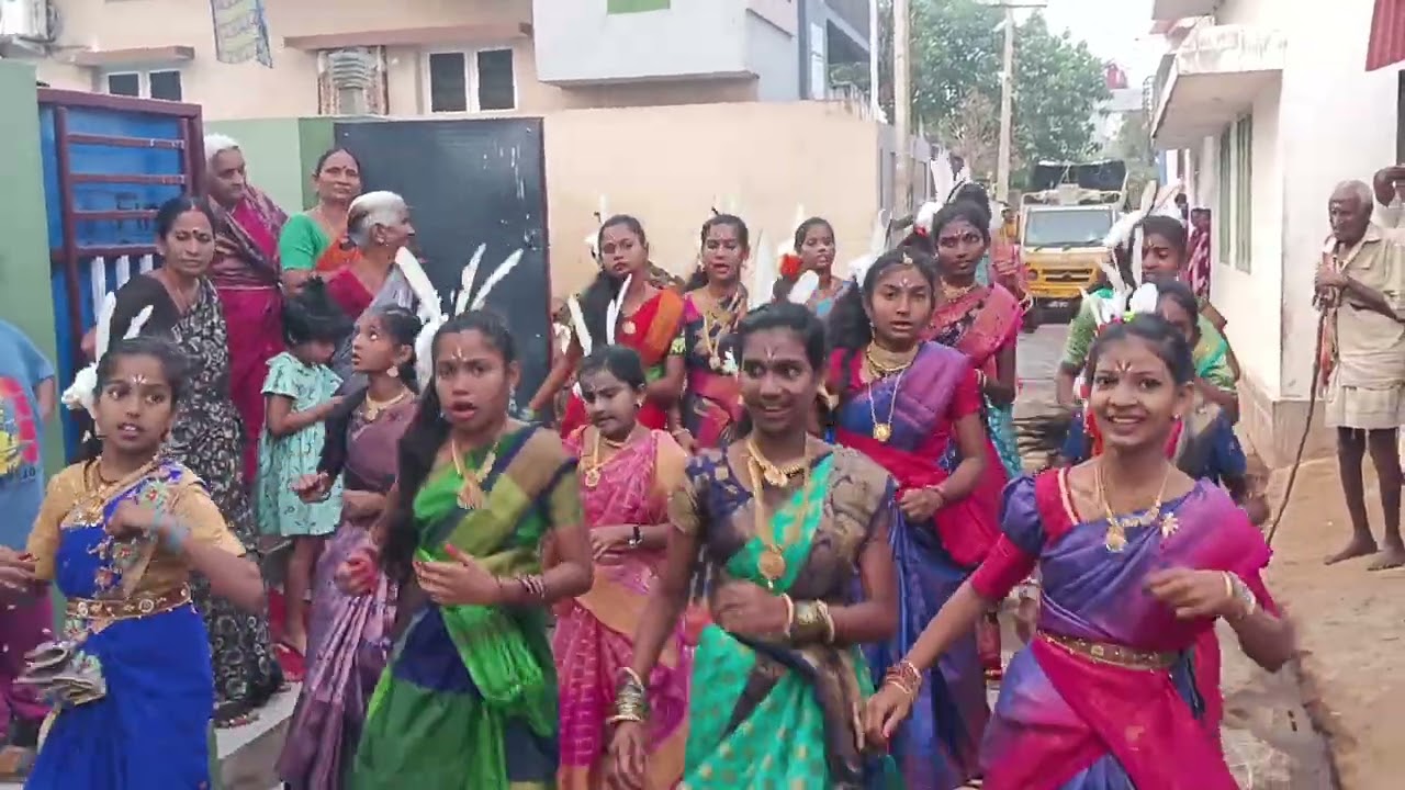 శ్రీదేవి భూదేవి సమేత శ్రీ కళ్యాణ వెంకటేశ్వర స్వామి రథోత్సవం పి .వేమవరం గ్రామ చిన్నారులు