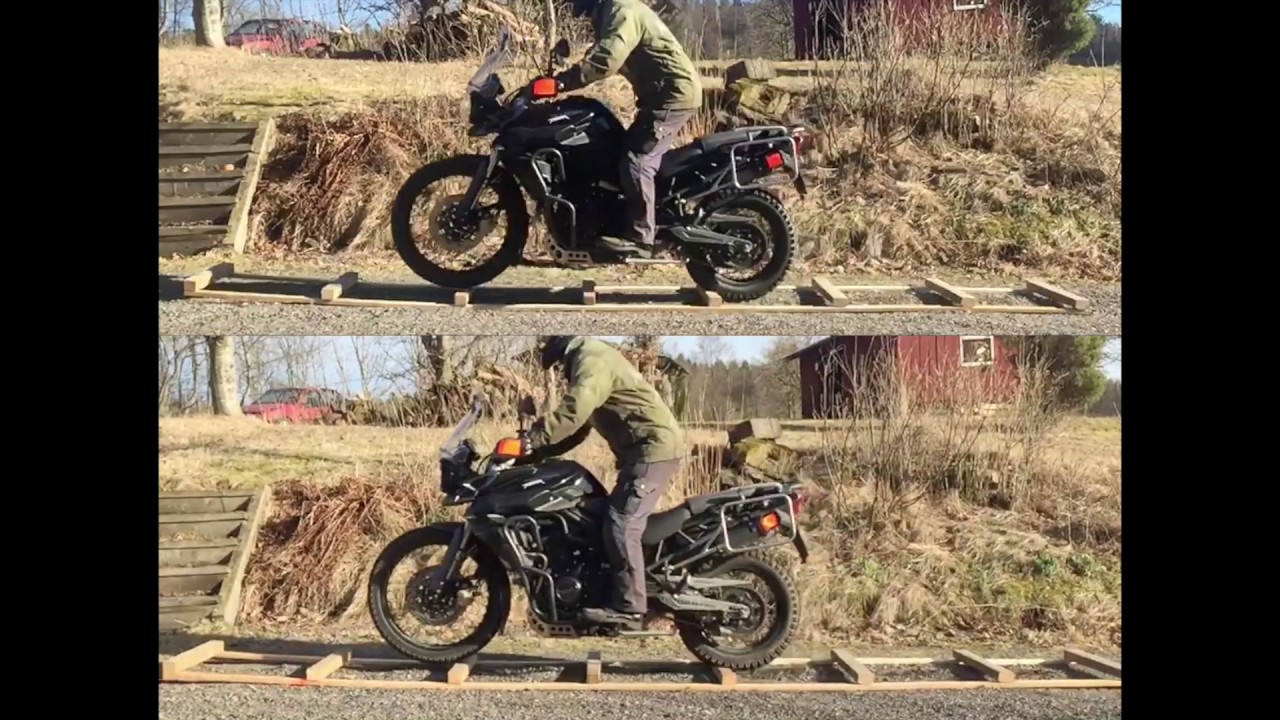 Triumph Tiger 800 XC: Showa vs Maxton suspension
