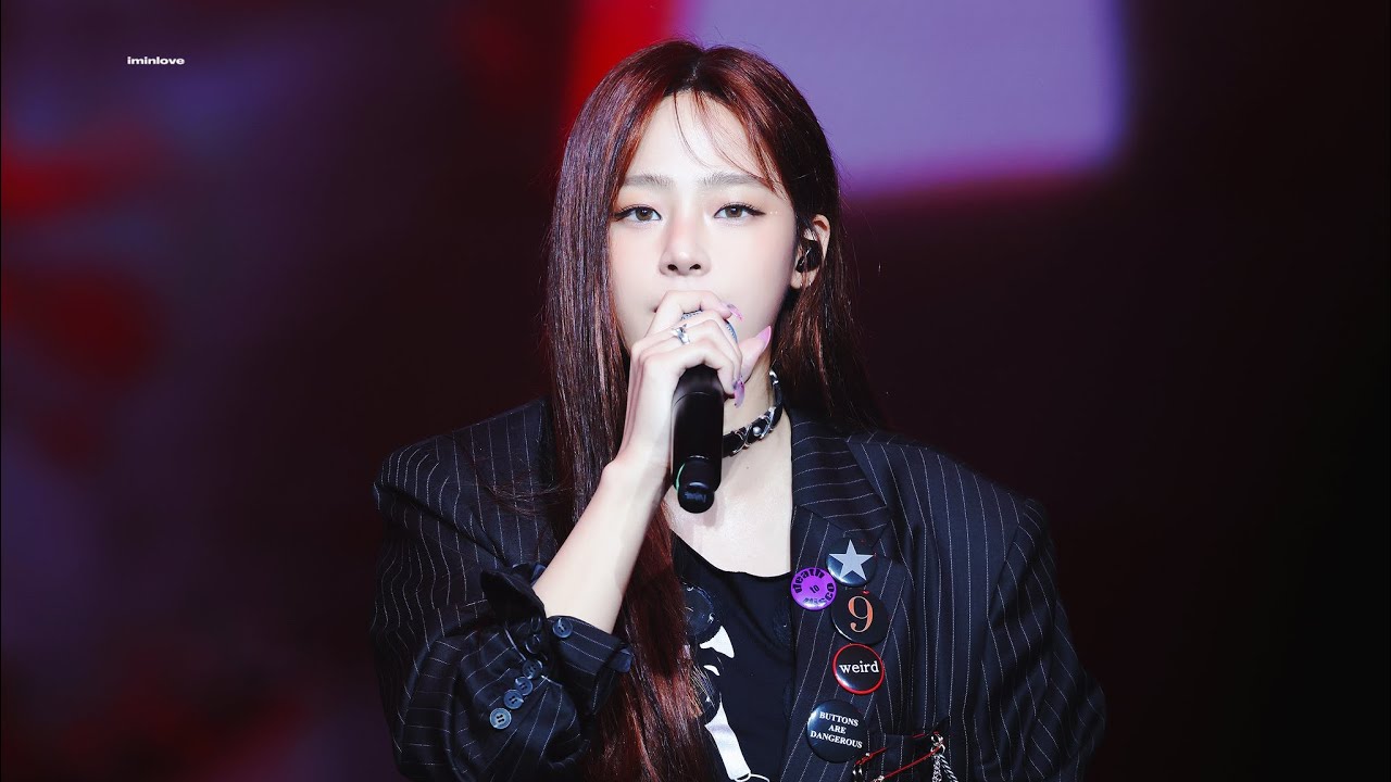 [4K] 250323 Smile for the camera 엔제이지 민지 직캠 NJZ minji focus | complexcon in HK