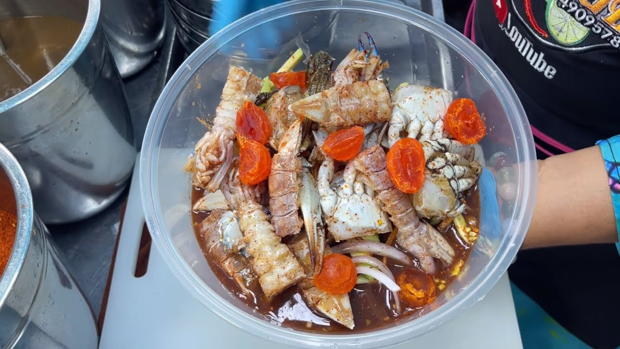 เมนูนี้ลองกันยัง ยำปูม้ากั้งสุกไข่+ไข่แดงเค็ม(ร้านยำเจ๊หนึ่งแซ่บตามปาก)