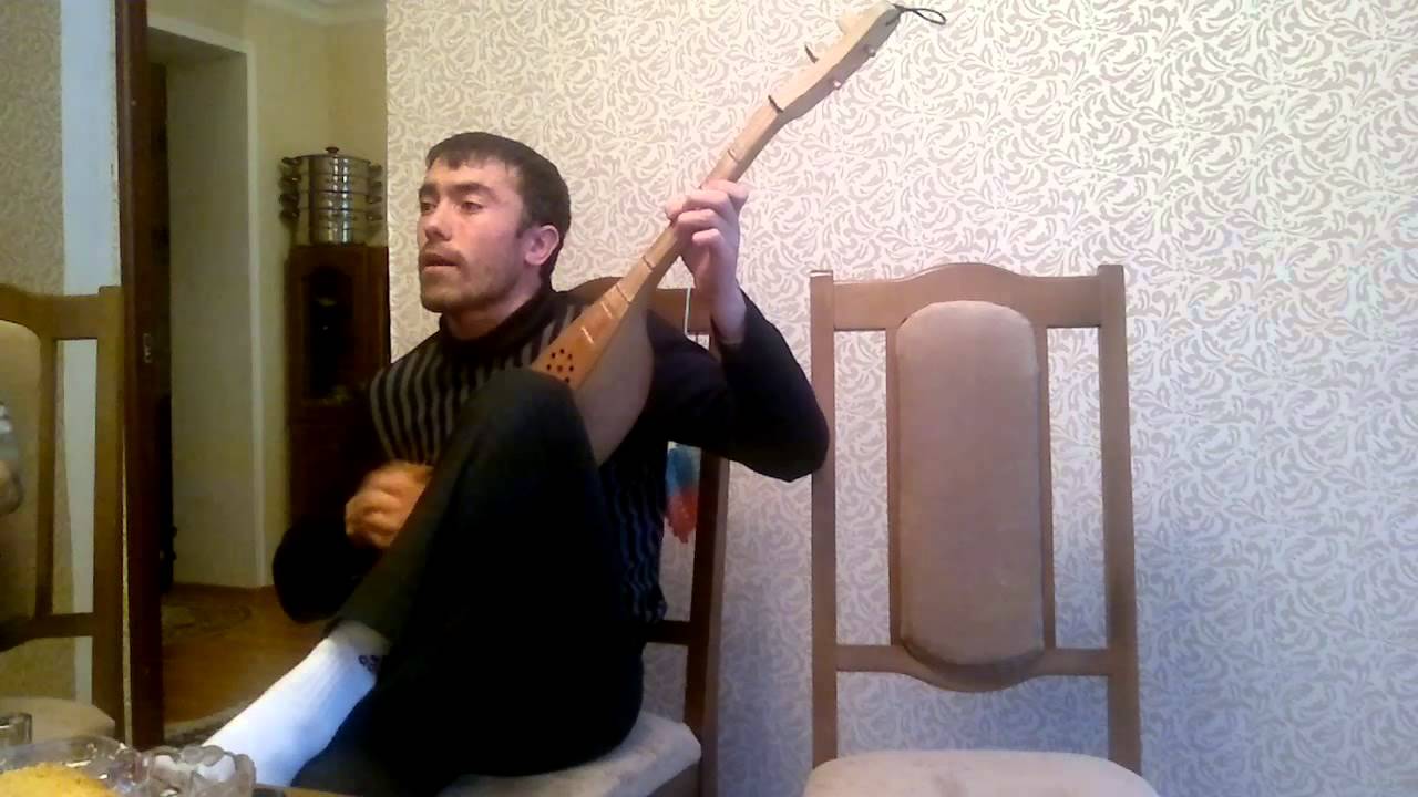 на пандуре
