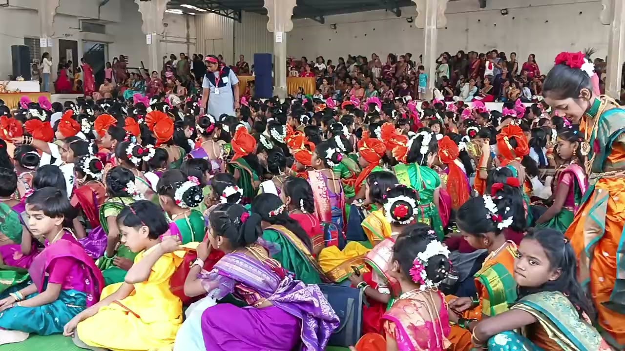 चिव ताई चिव ताई अंगणात ये 