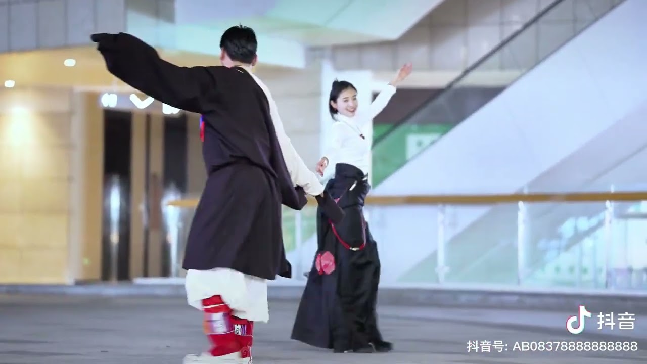 青措和德格王青锅庄 Tibetan Circle Dancing