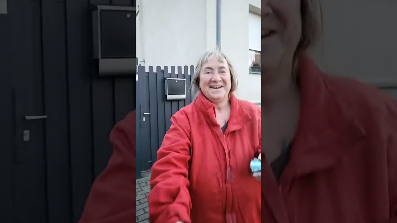 Camper_on_the_Road Nepomuk überträgt einen Livestream.