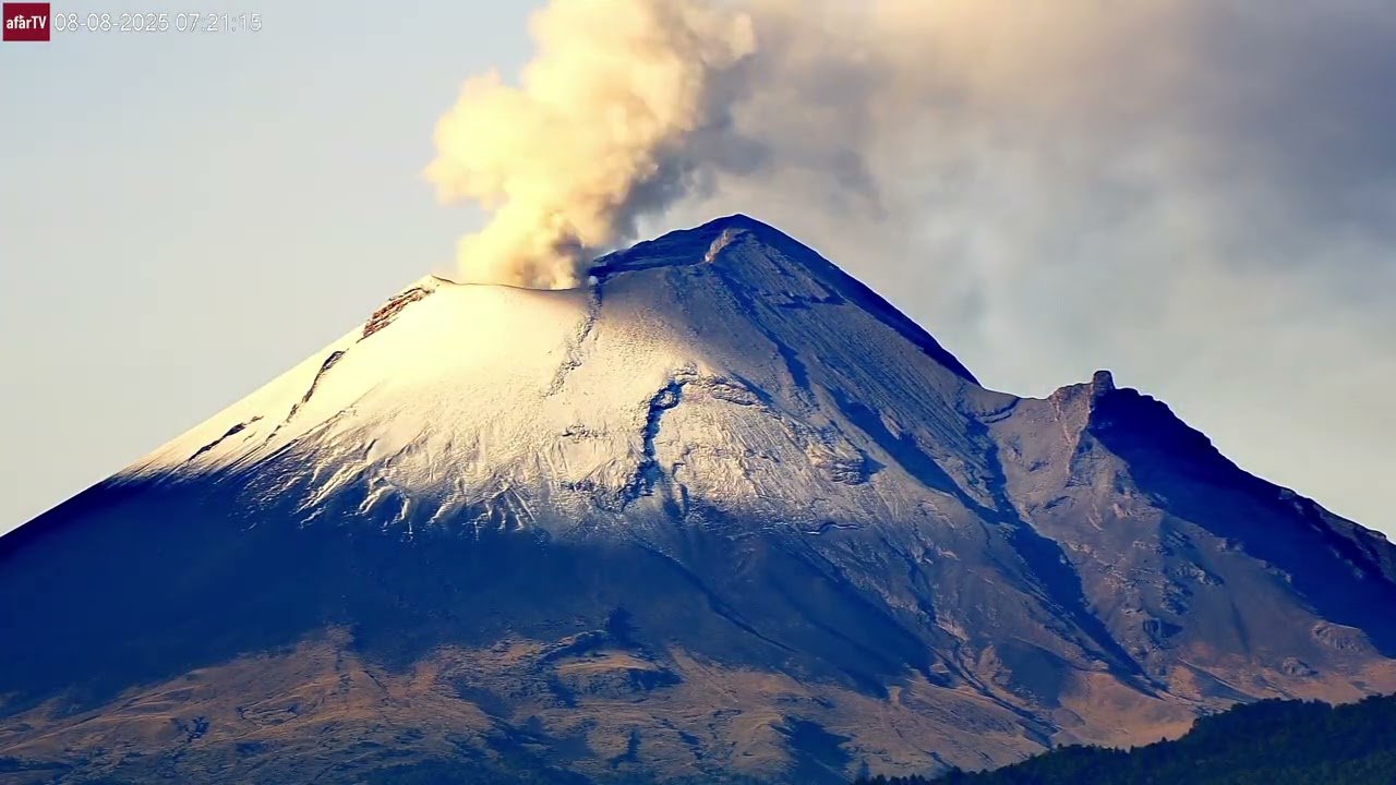 Aug 8, 2025: Popocatépetl at Sunrise – Clear View of a Degassing Giant