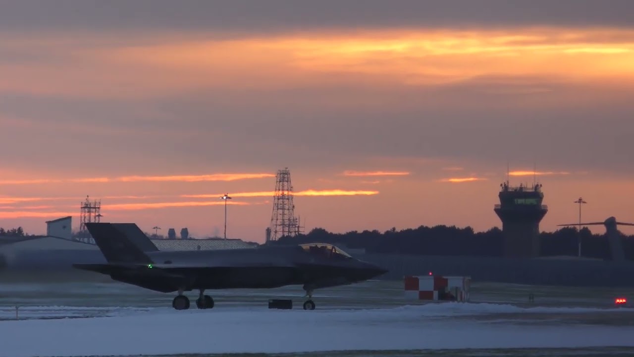 Stunning Sunset & USAF F35 Fighter Jets depart at Snow Covered RAF Lakenheath UK 6jan25 338pm 4k