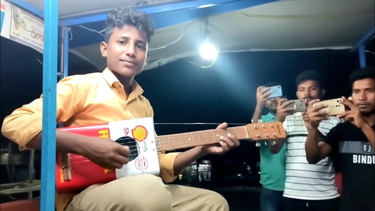 طفل يمني يحارب الظروف بالموسيقى… لقطة تهز القلب🎶🔥