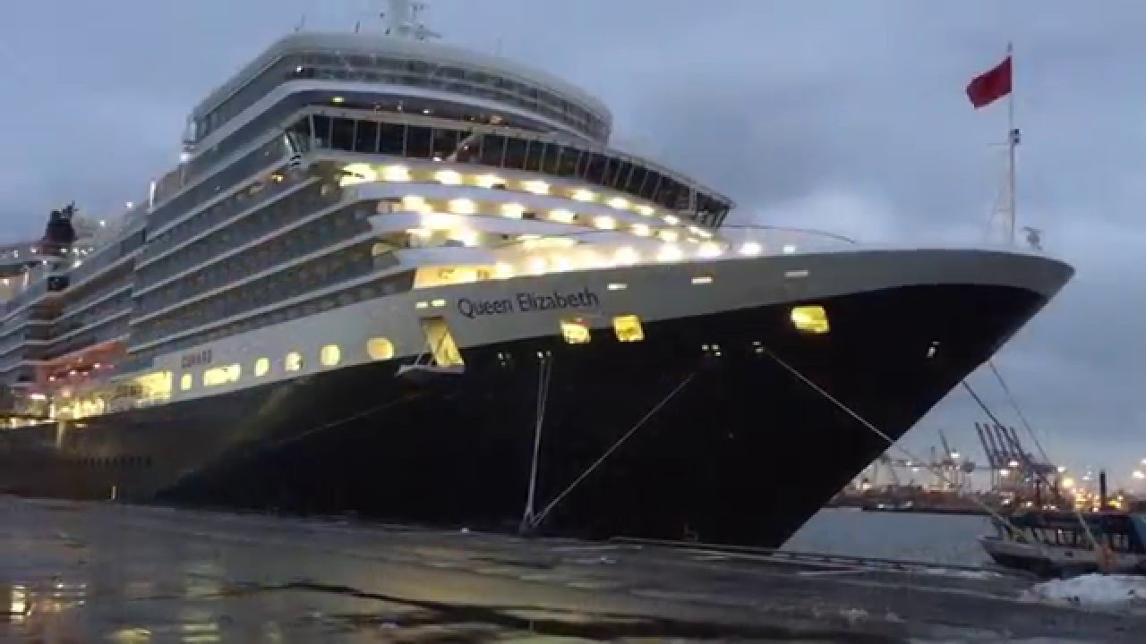 Queen Elizabeth in Hamburg   (+ Queen Victoria passing) 2016