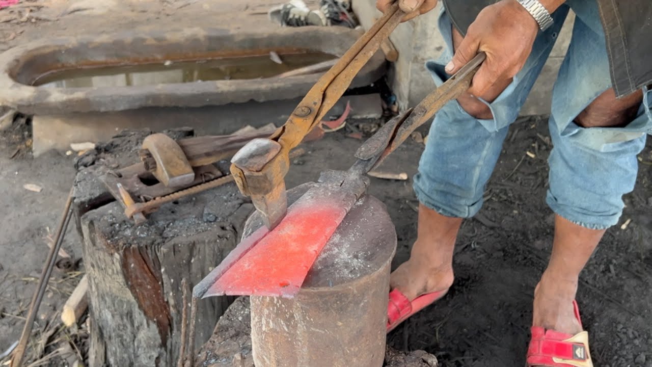 Knife Making - Forging A Nice Hunting Knife From The Rusty Knife