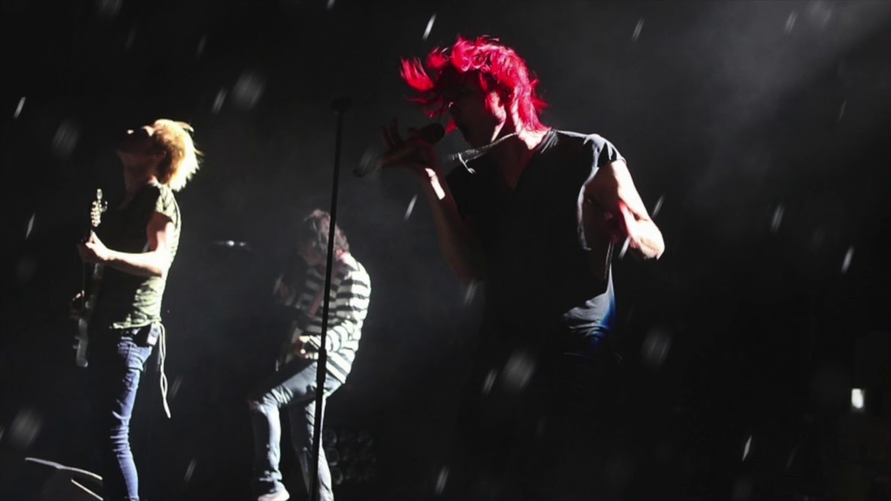 The World Is Ugly (Empty Arena + Rain) - My Chemical Romance