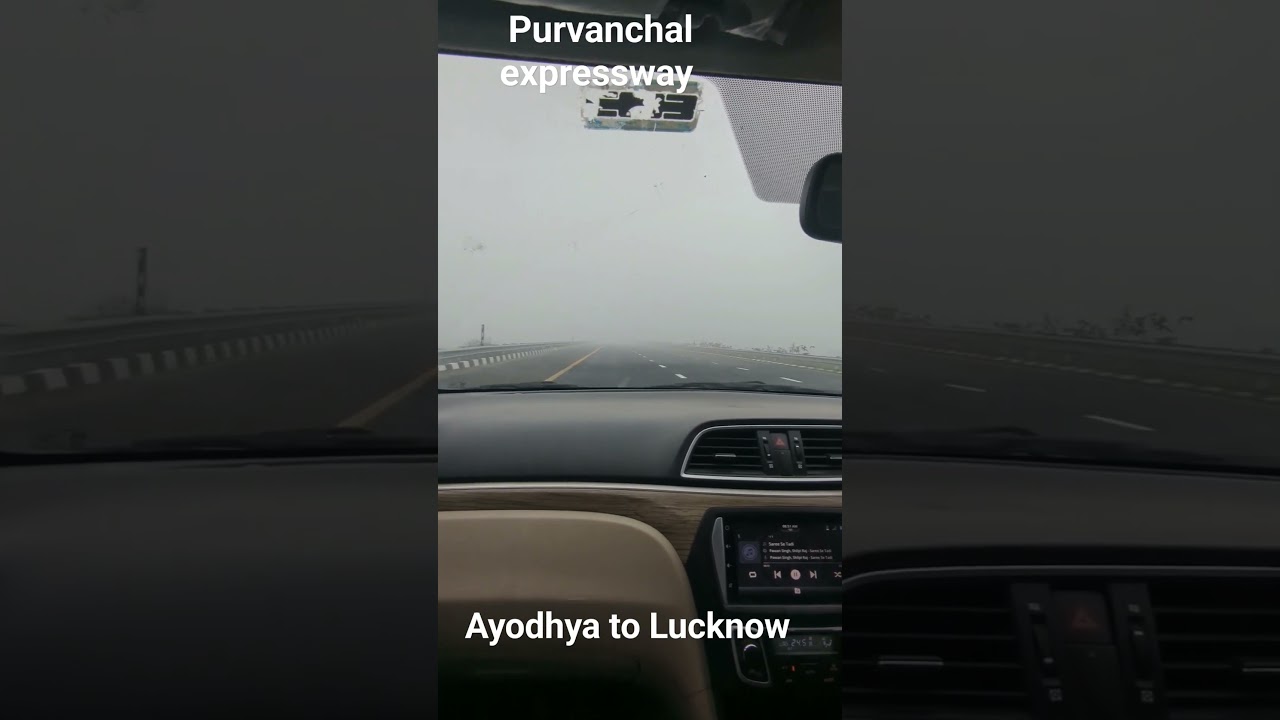 High Fog On Purwanchal expressway. #delhi #agra #purwanchalexpressway #delhitolucknow #shorts #viral