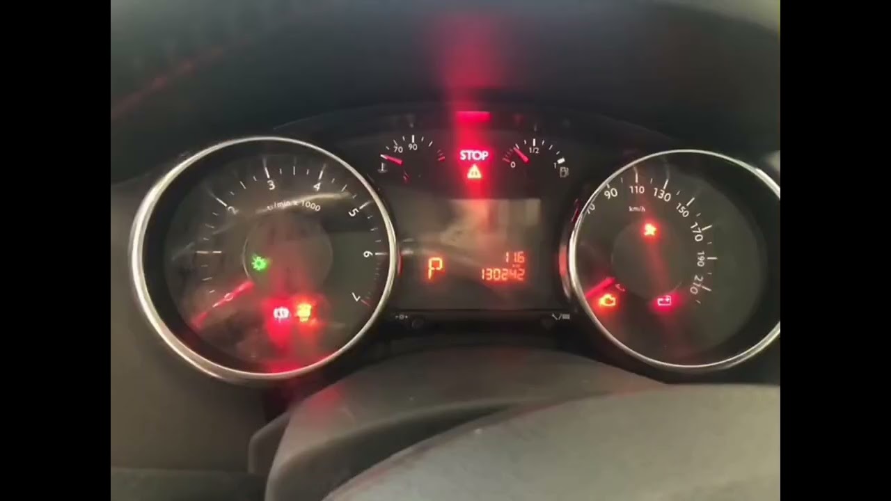 PEUGEOT 3008 LUZ STOP SISTEMA DE FRENAGEM,LUZ INJEÇÃO ELETRÔNICA,LUZ DE (P) DEFEITO SISTEMA ESP/ASR.