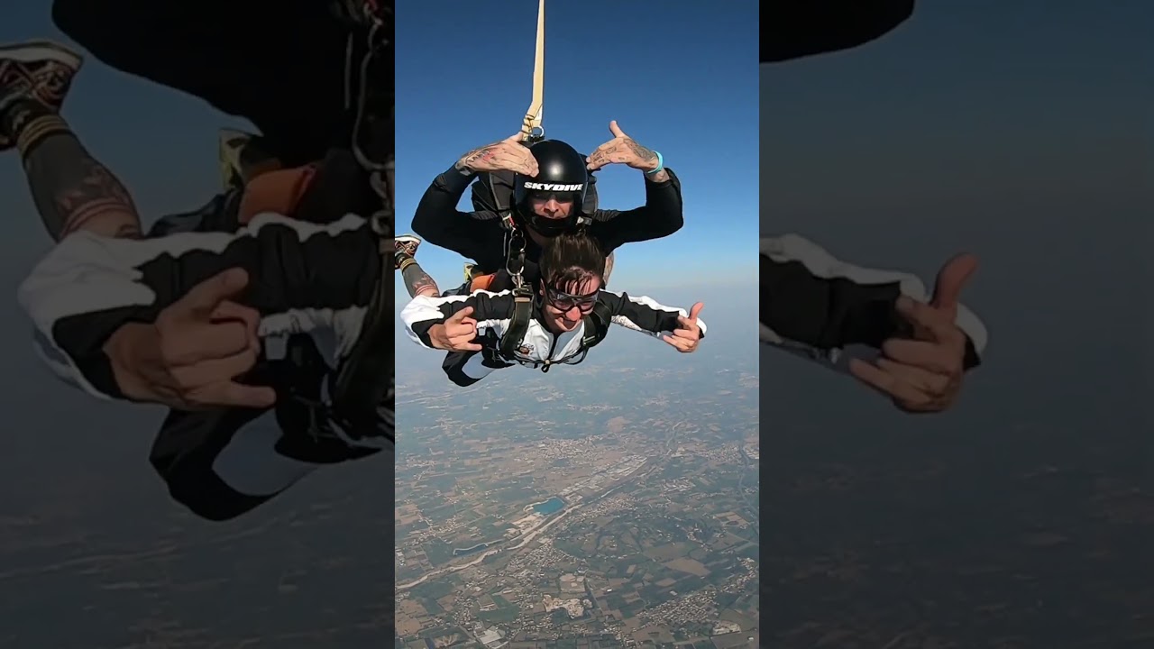 LANCIARSI DA 4500m!!! #short #paracadutismo #paracadute #extremesports