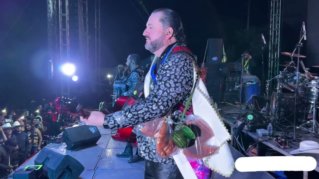ACACHUEN 2025 BAILE CON LOS BUITRES
