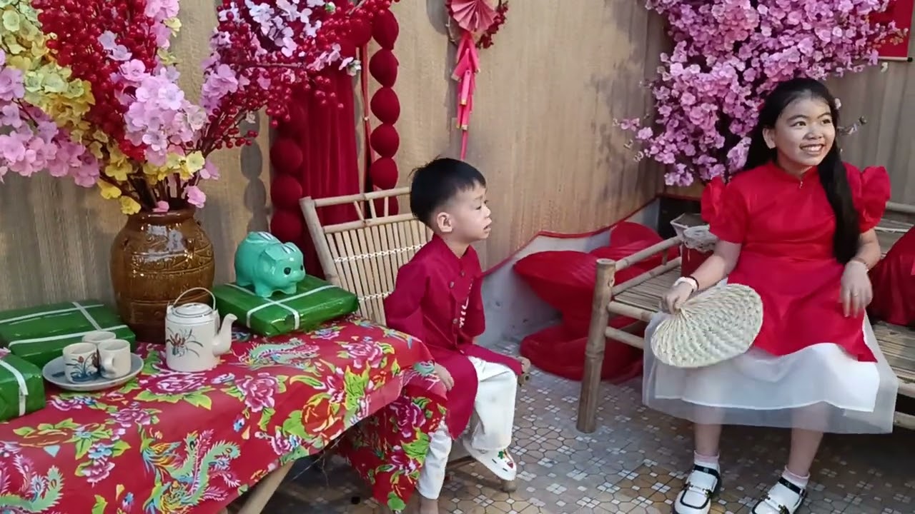 CHỤP HÌNH TẾT TẠI CÀ PHÊ CĂN NHÀ CŨ