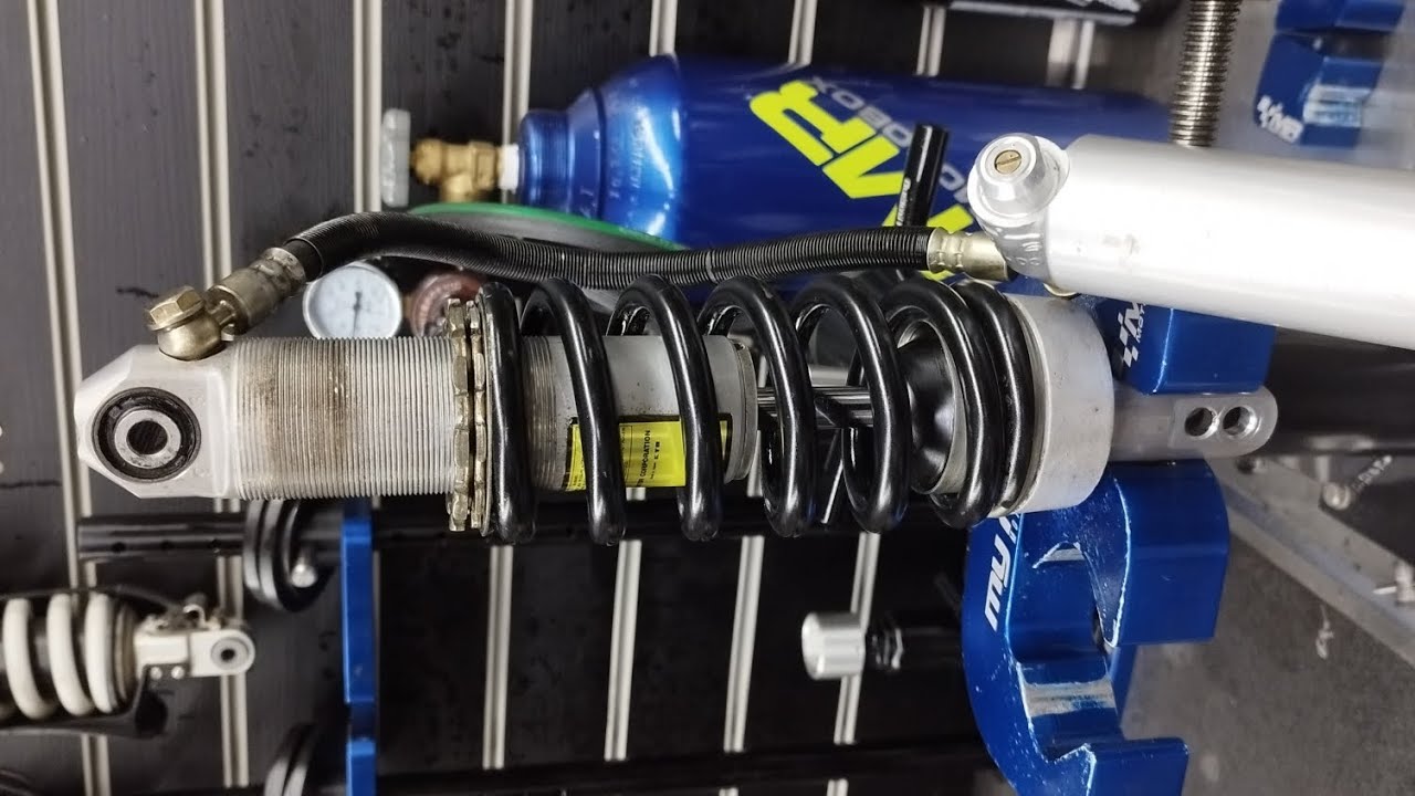 Freewind 650 recondicionamento amortecedor - MR MOTOBOX