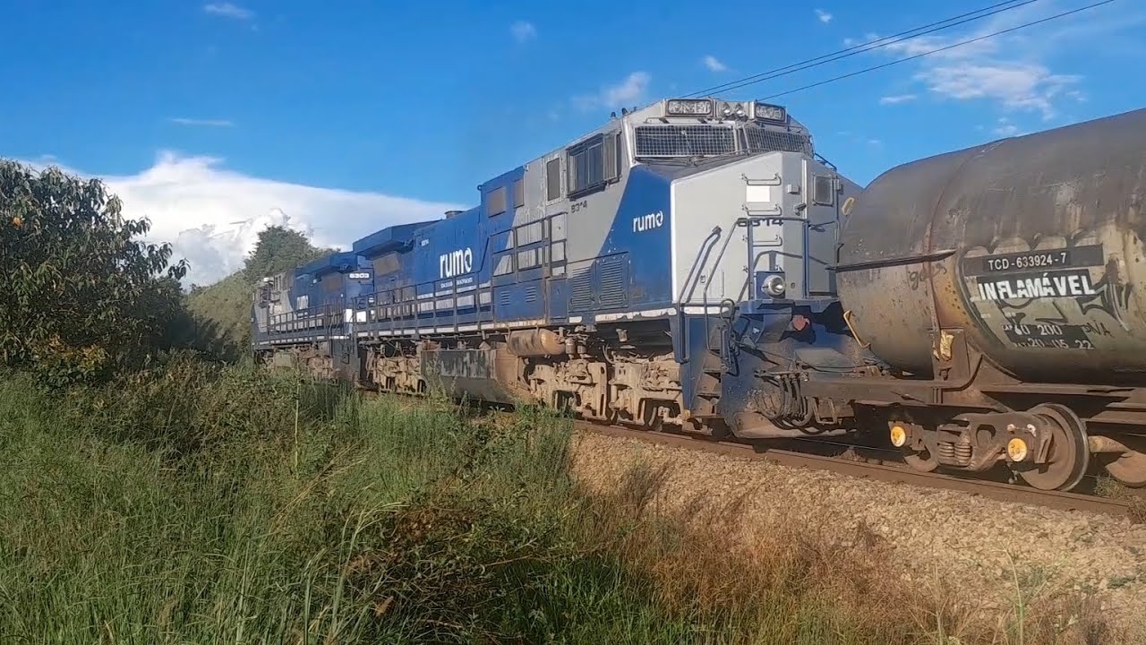 Trem com Dupla de Dash-9 da Rumo! Trem de Líquido Inflamável nos Campos Gerais 