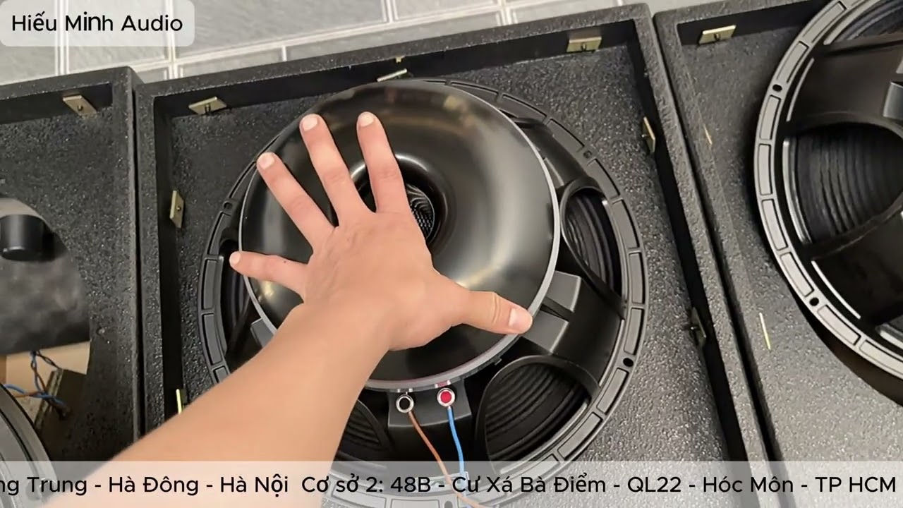 Siêu phẩm SUB DAE BASS 400 TH USA cực đẹp.Tiếng cực hay và đã. Về hàng phuc vụ các bác lh 0919182233