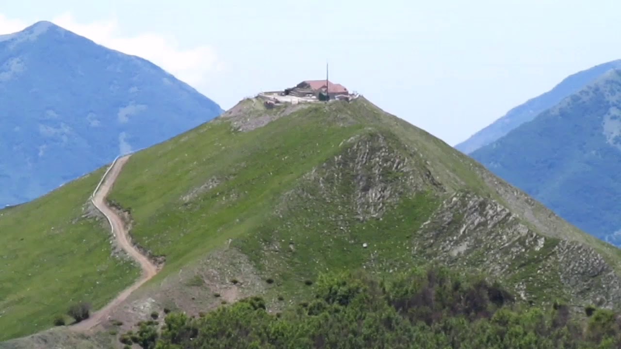 Dedicato al Club2000m dell'Appennino(raccolta di alcuni video di vetta)
