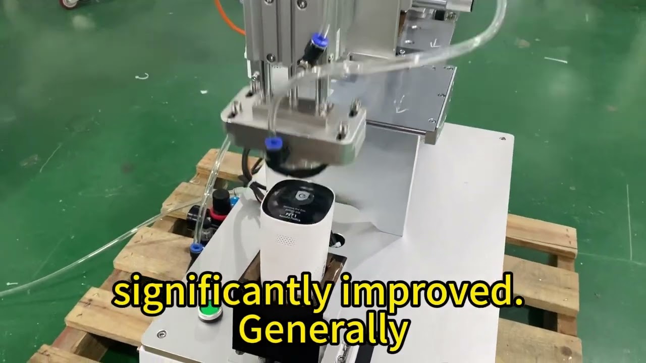 This is a semi-automatic flat film laminating machine.