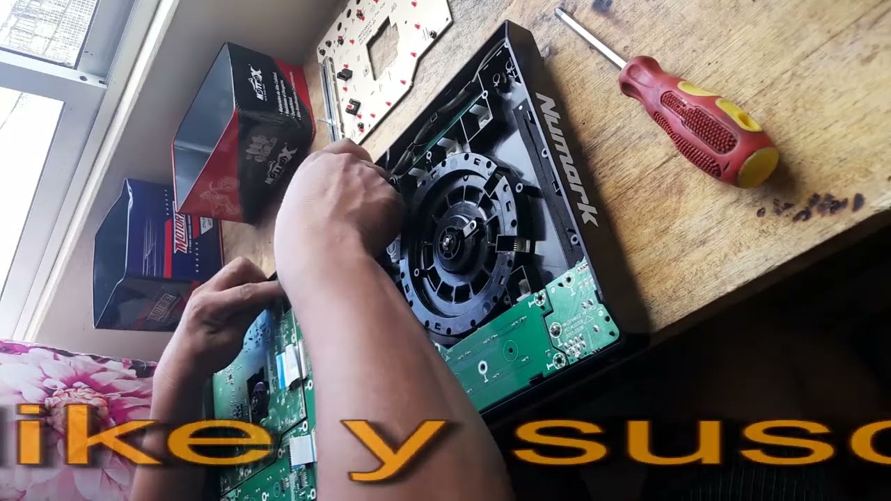 CONTROLADOR NUMARK  limpieza