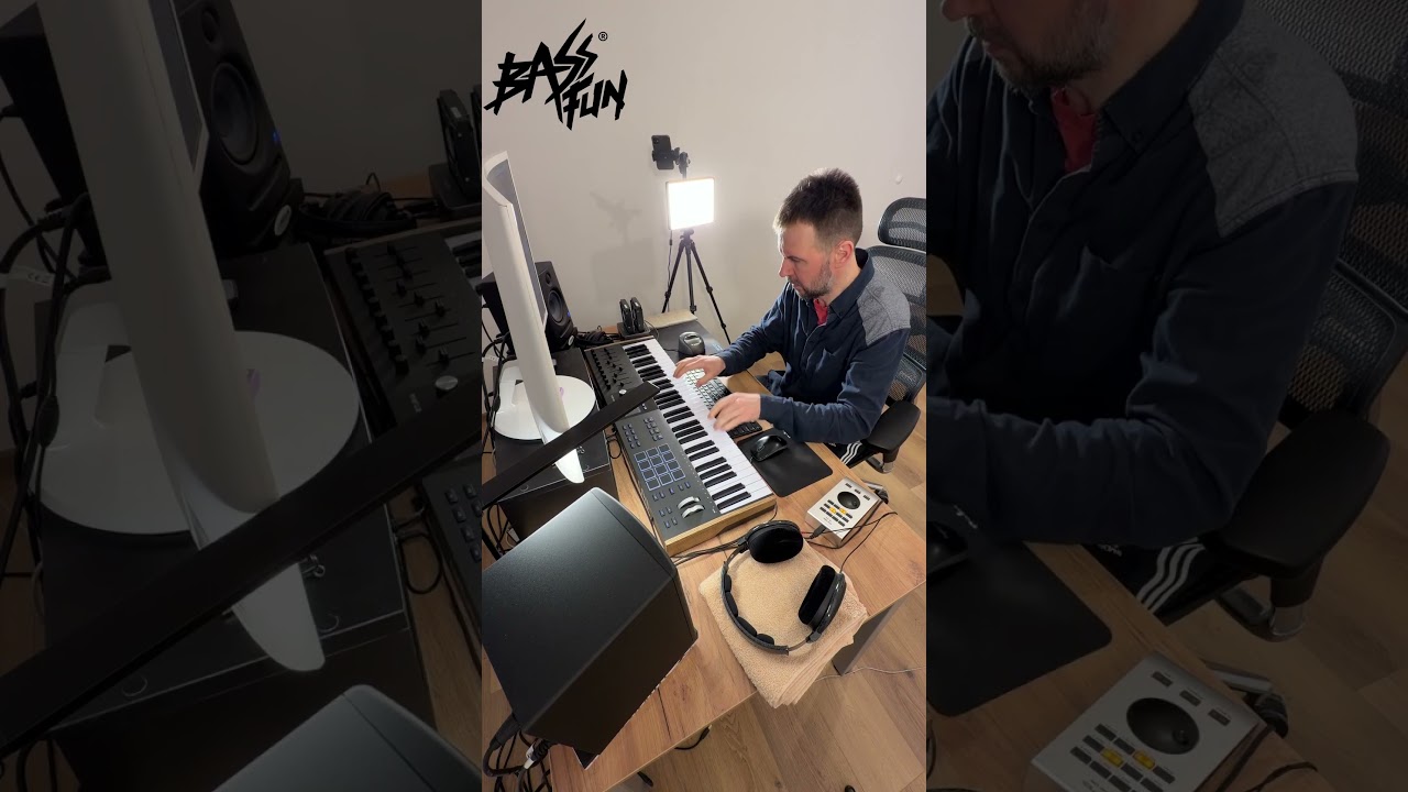 Melodic Techno Trance Groove Performed Live by Bass Fun 