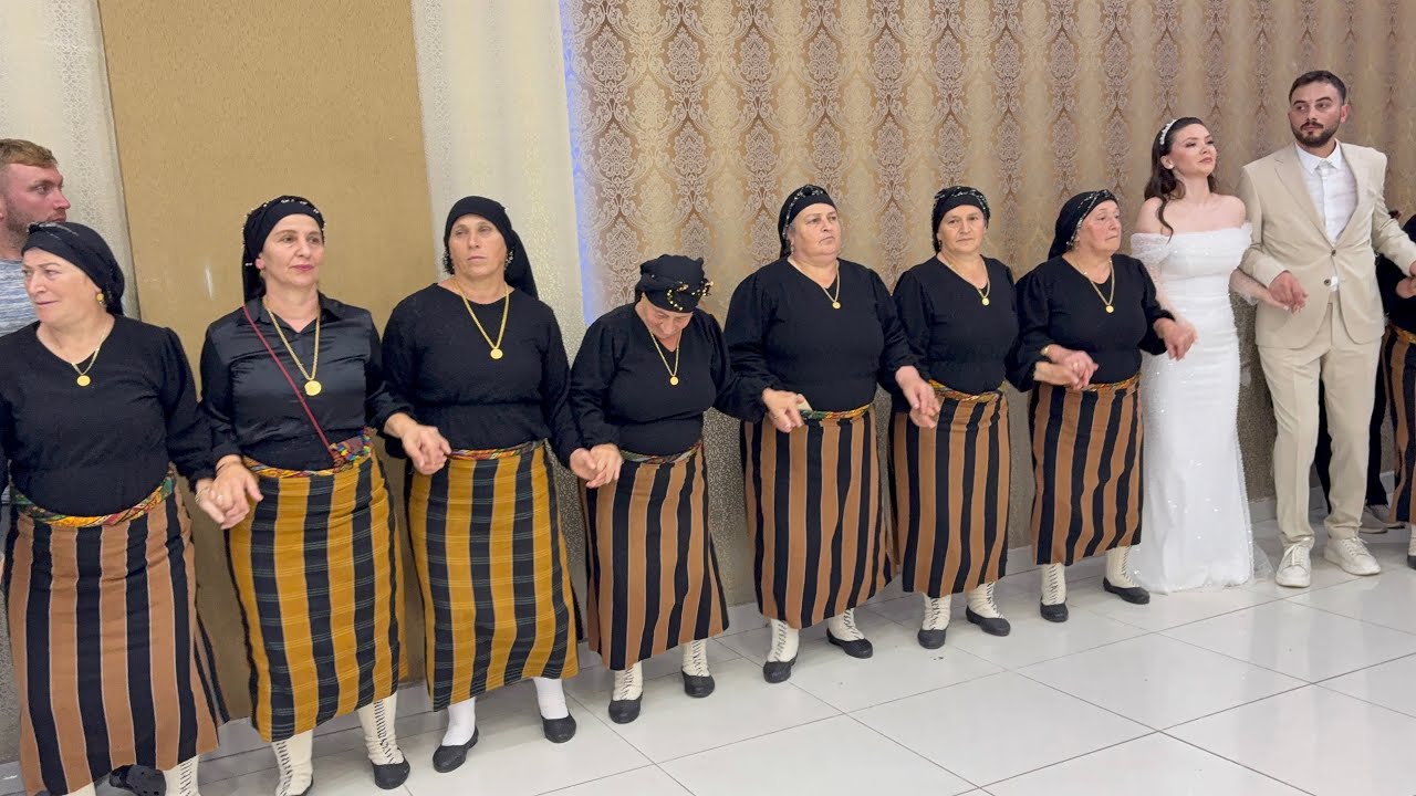ALTIN KIZLAR Ali ALKURT’un Nişanında yerini aldı ve Nişana renk kattı.