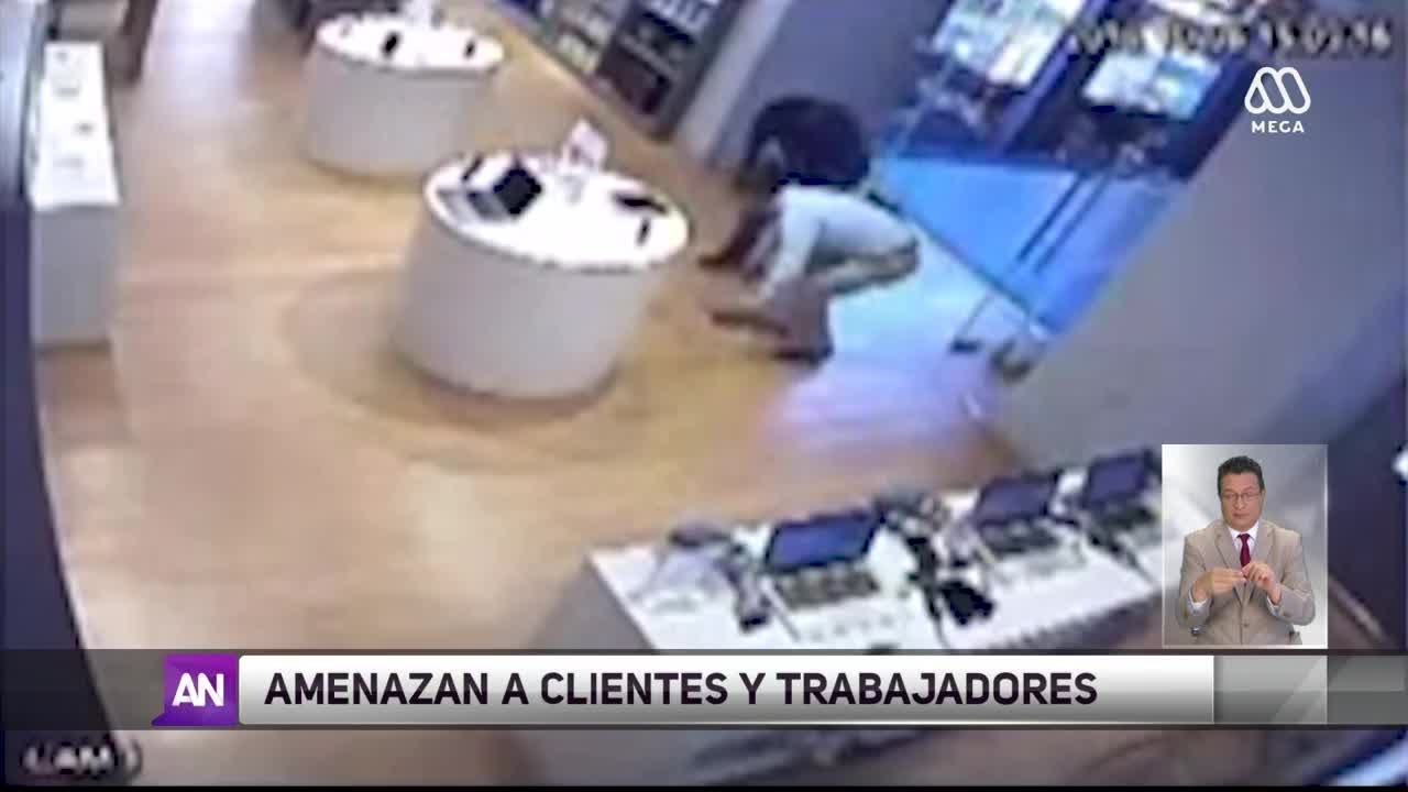 Violento asalto afecta a local de mall Casa Costanera en Vitacura