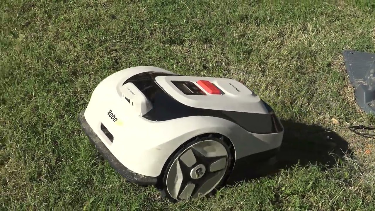 RoboUP RACCOON 2SE VIDEO ROBOTIC MOWER