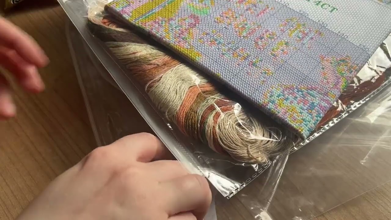 Unboxing Kreuzsticken - Heidis Kreativ Lounge | Rina Jackson