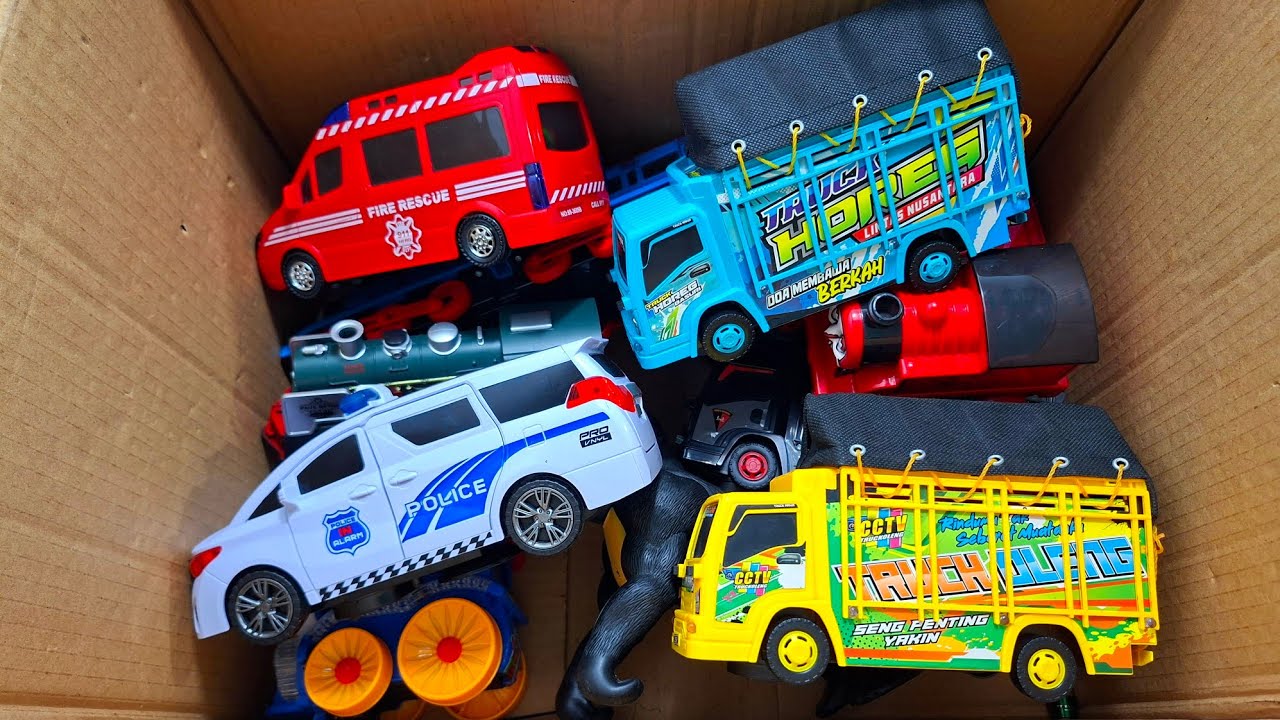 ASMR Unboxing Truk Oleng, Choco Charles Laba Laba, Kereta Api Thomas, Robot Gorila 
