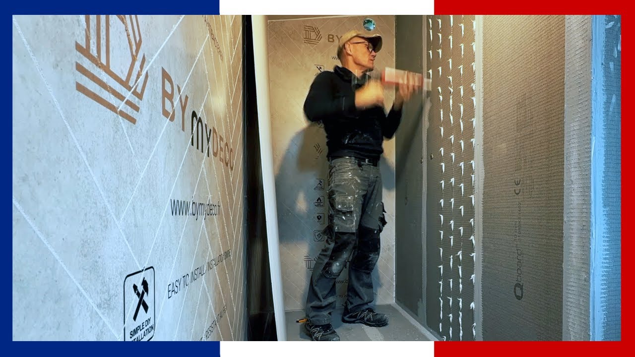 Kunststof wandpanelen monteren in de badkamer van het tiny house