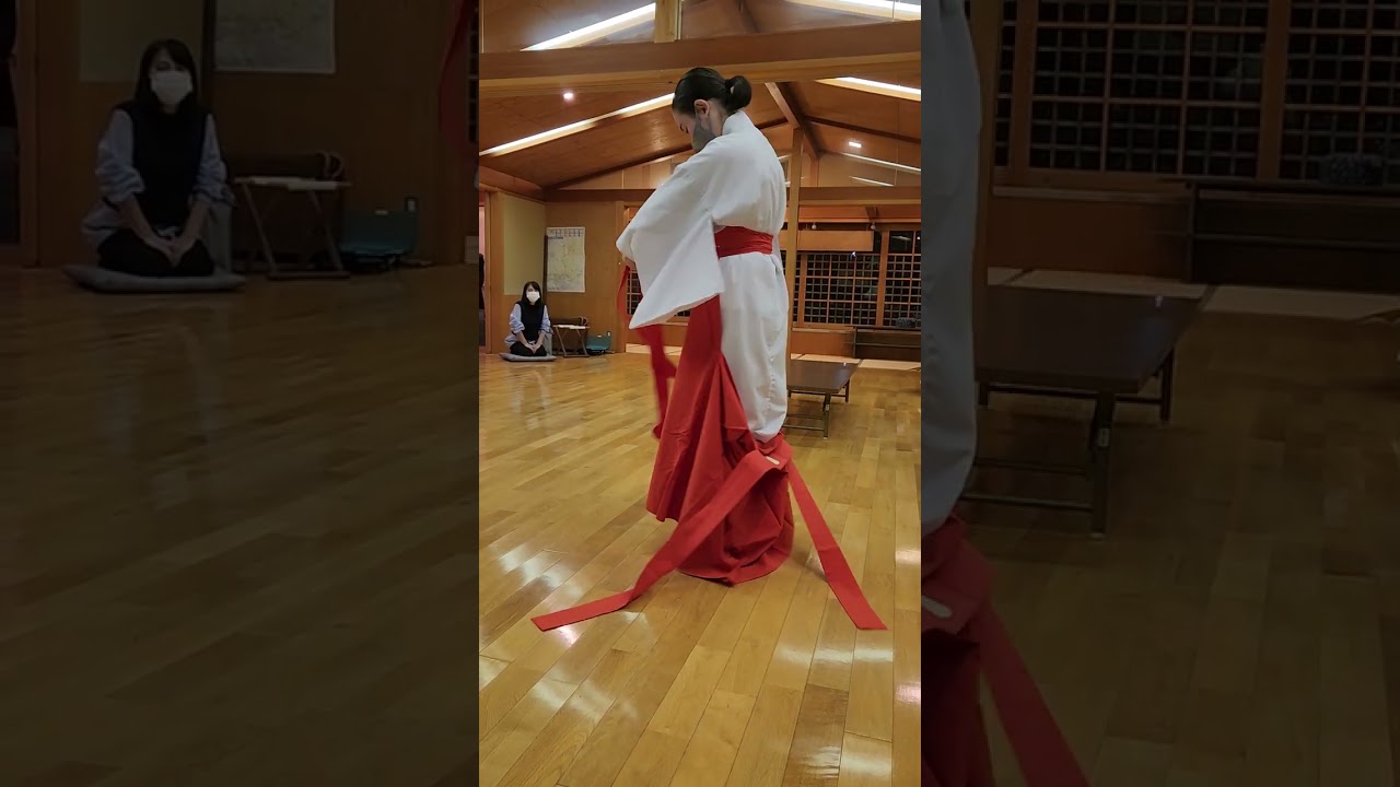 巫女さんの着付け