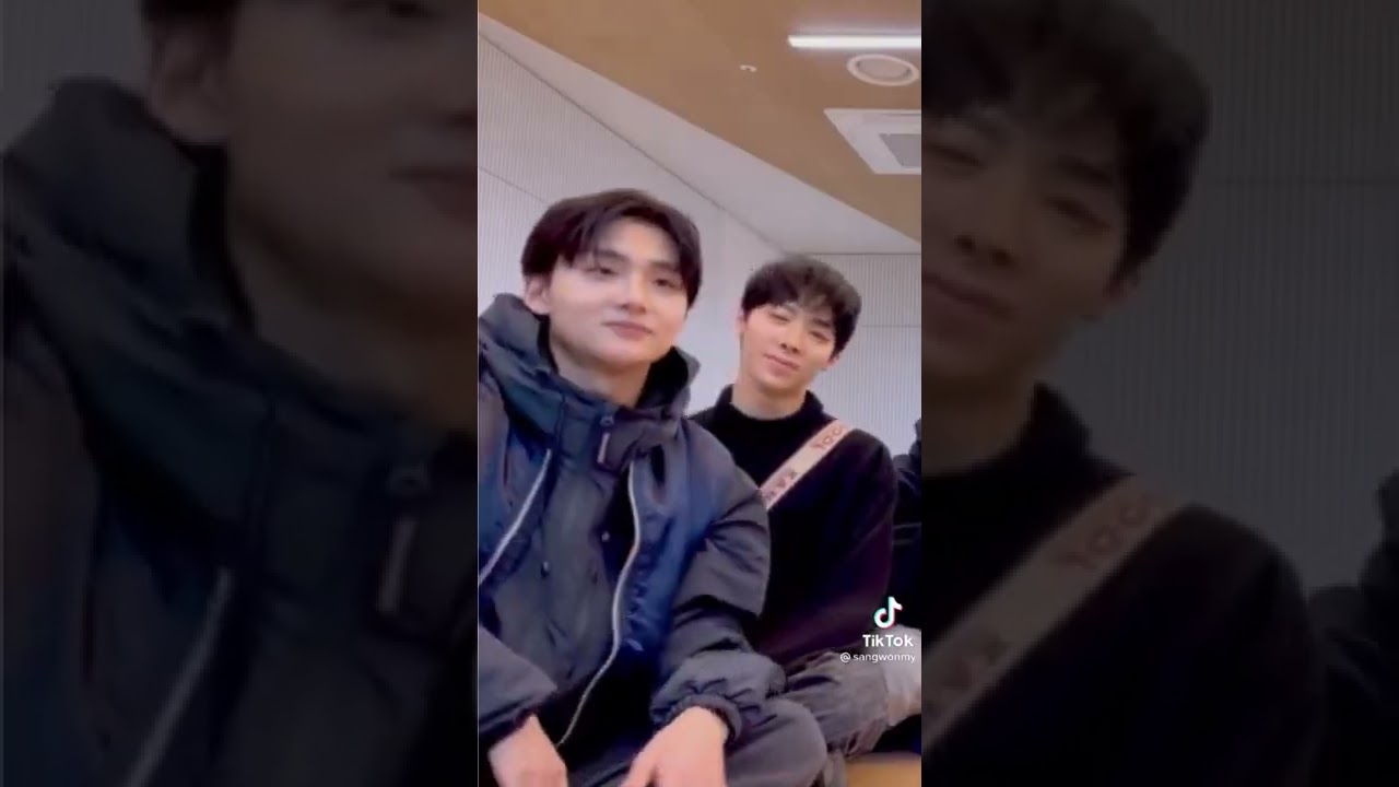 trainee a&rsquo;s reaction when called handsome🤩🤣😍💜#shorts #kpop #traineea #jihoon #leo #handsome