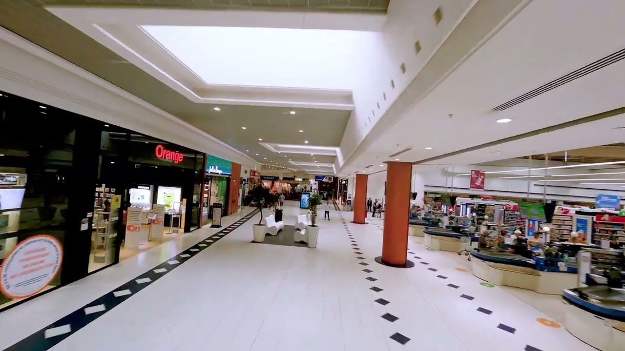 Leclerc Océane - La galerie commerciale 🏙️ [Drone FPV]