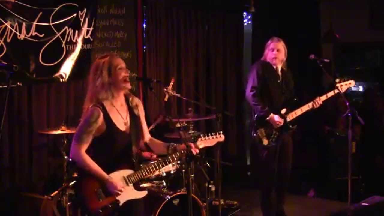 Sarah Smith - You're Beautiful (The Joys) - LIVE