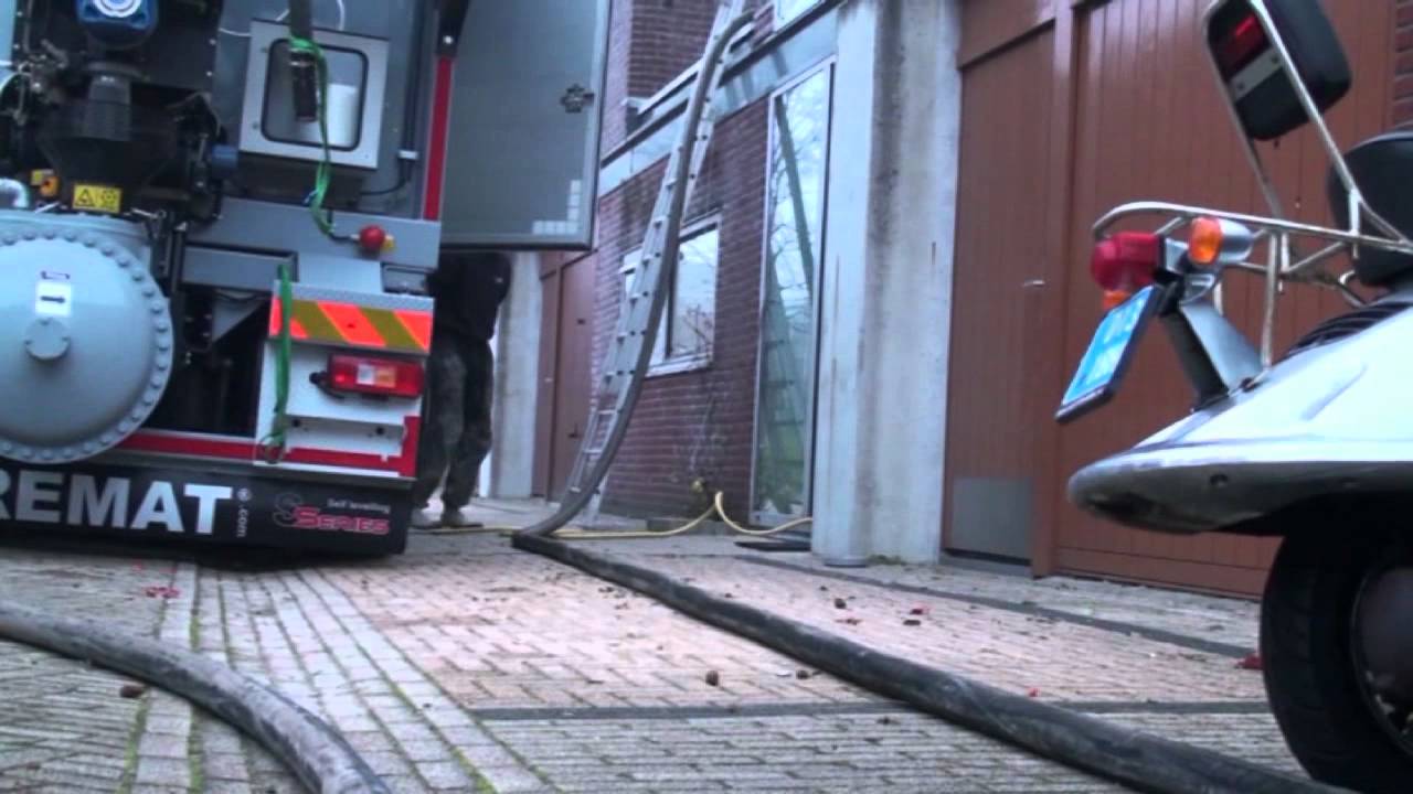Bremat F3.09 - A very compact floor screed installation, fully automatic