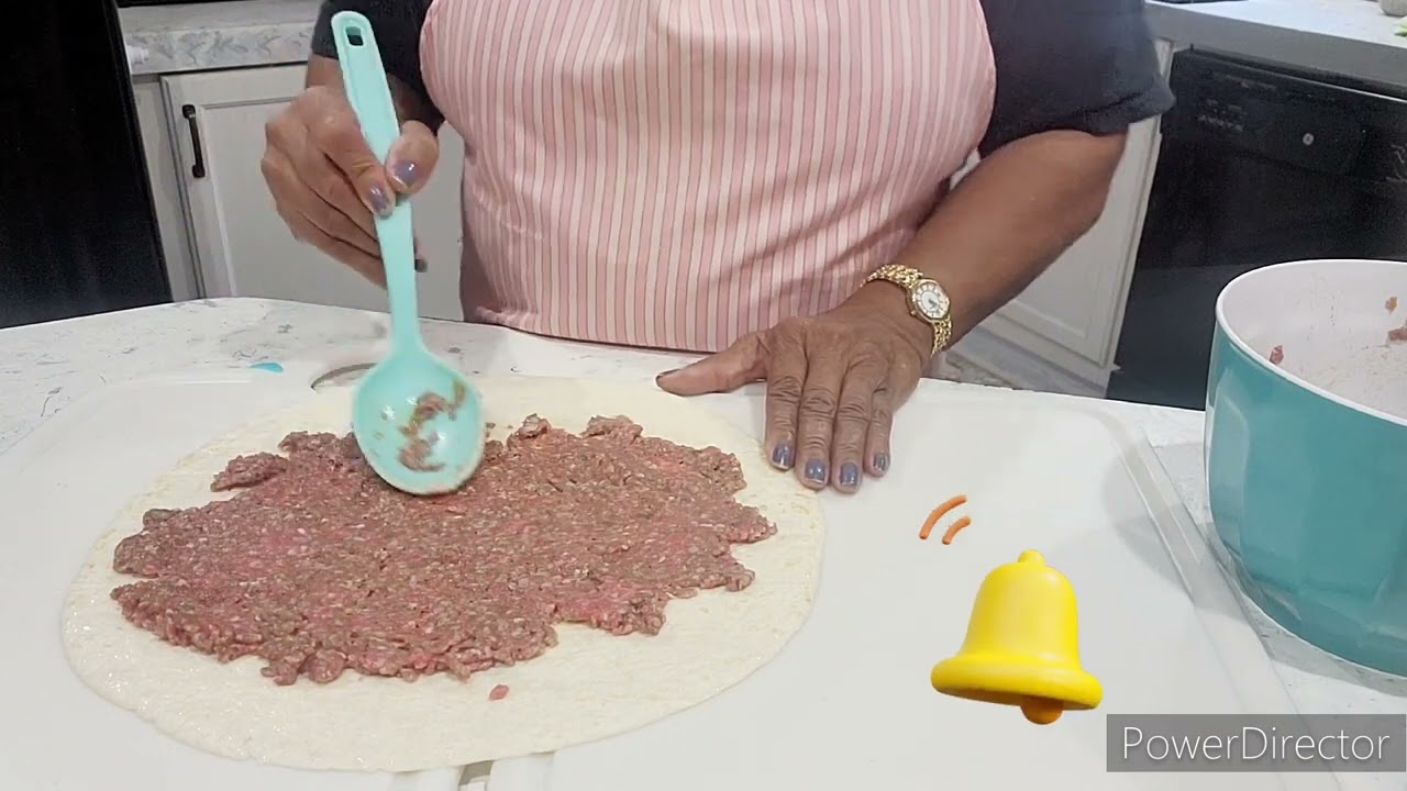 COOKING CHEESEBURGERS PINWHEELS 🍔 WITH DENISE!