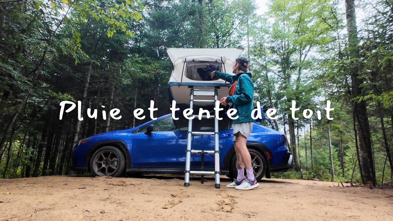 Jours de pluie en camping dans une tente de toit