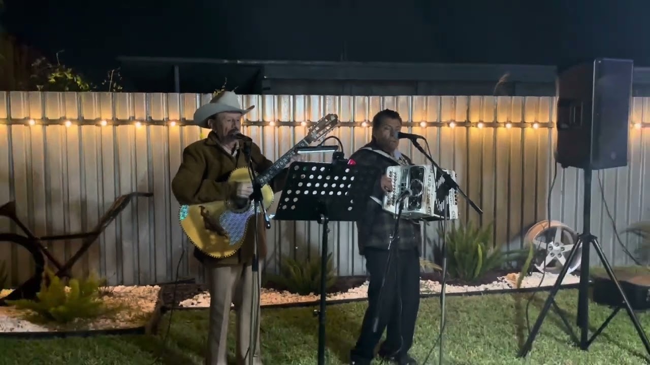 TOÑO BORREGO Y POLO MUÑOZ “CORRIDOS Y MÁS CORRIDOS “
