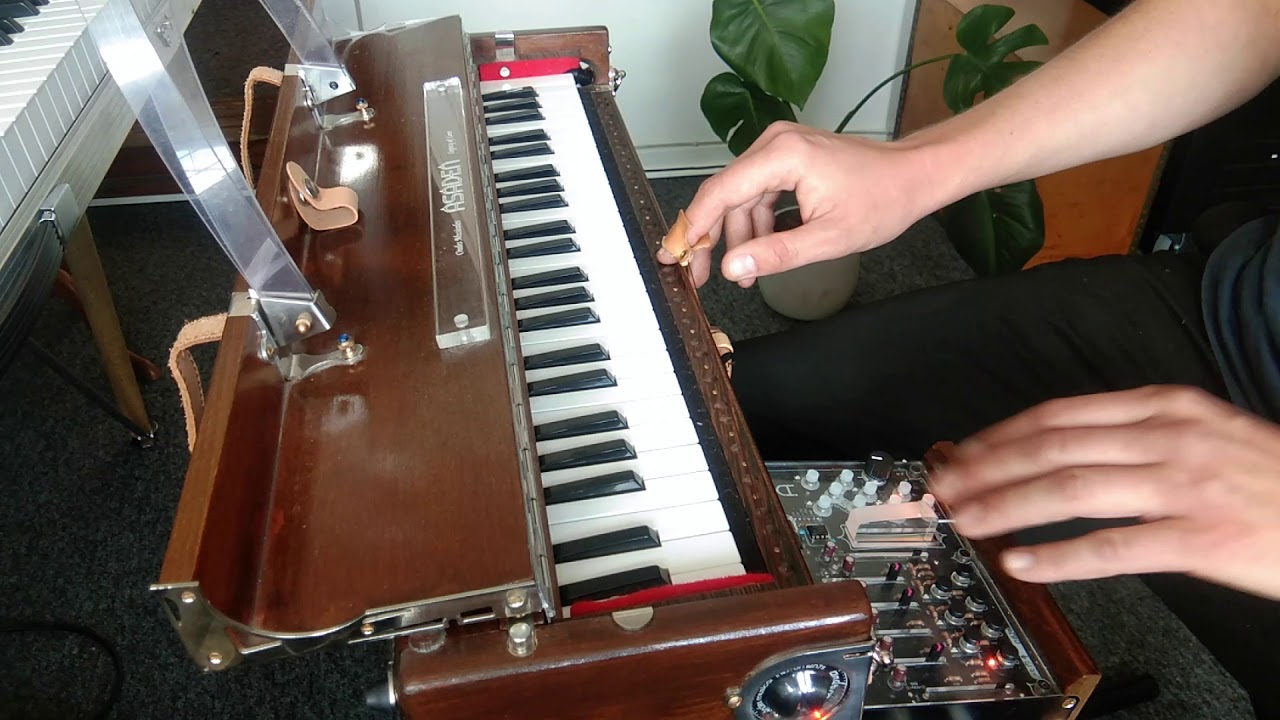 Mahler's 2nd - parts of the 5th Movement on solo Ondomo / Ondes Martenot