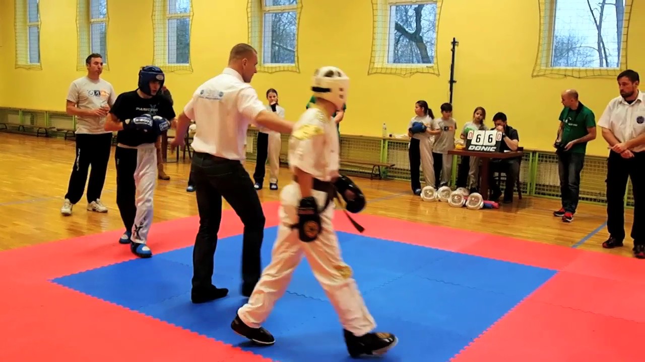 Semi contact - Rafał W&oacute;jcik (X-Fight Piaseczno) vs Kacper Gadomski (Centrum Sztuk Walk TKD Wesoła)