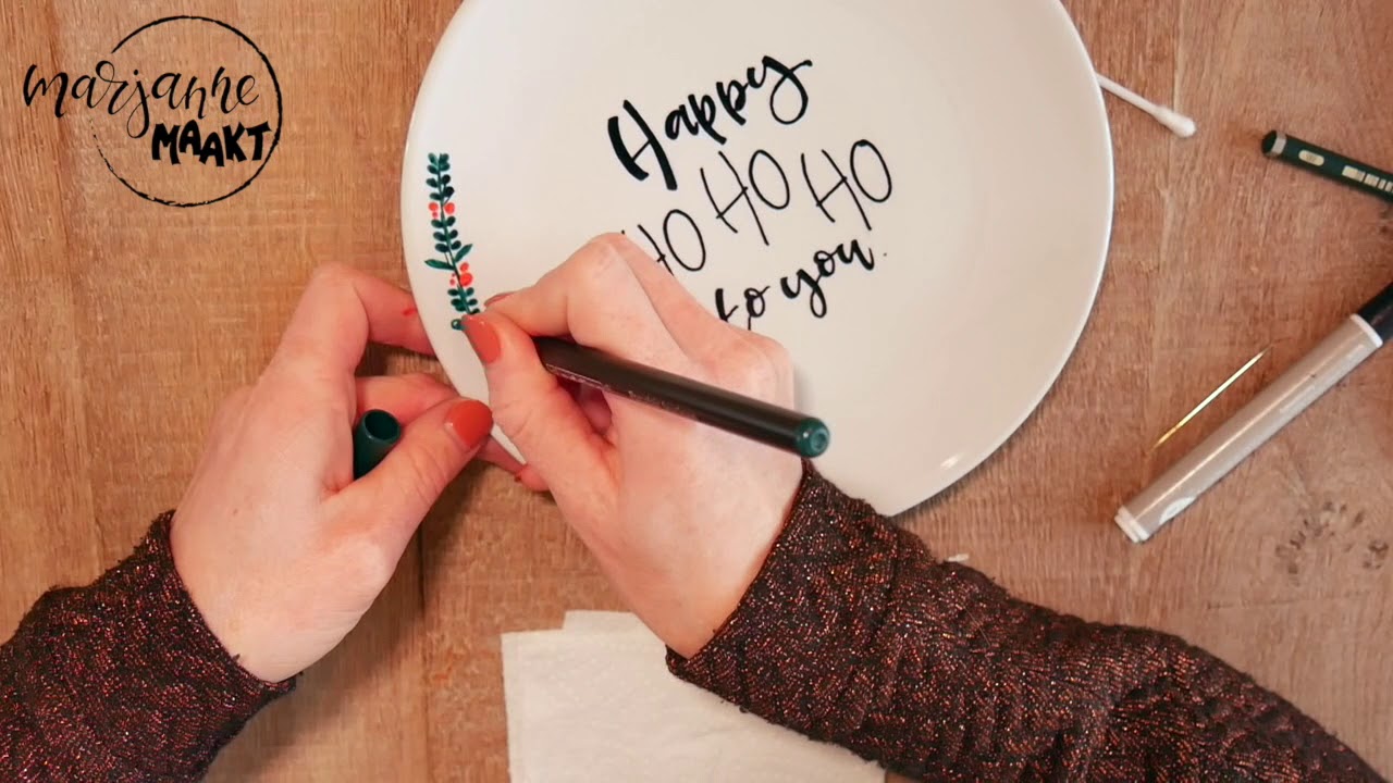DIY Kerstservies decoreren met porseleinstift