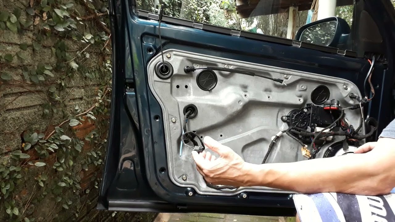 Golf MK4 - Fios da luz de cortesia da porta.