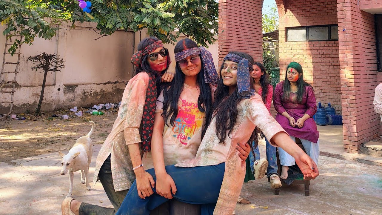 College Holi celebration 🎉 #ytshorts #shortsviral #collegelifememes #holidance #collegelifememes 💐