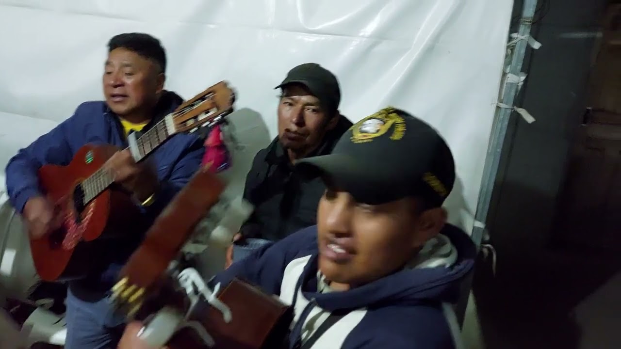 Mix de sanjuanitos junto a los amigos del conjunto musical 