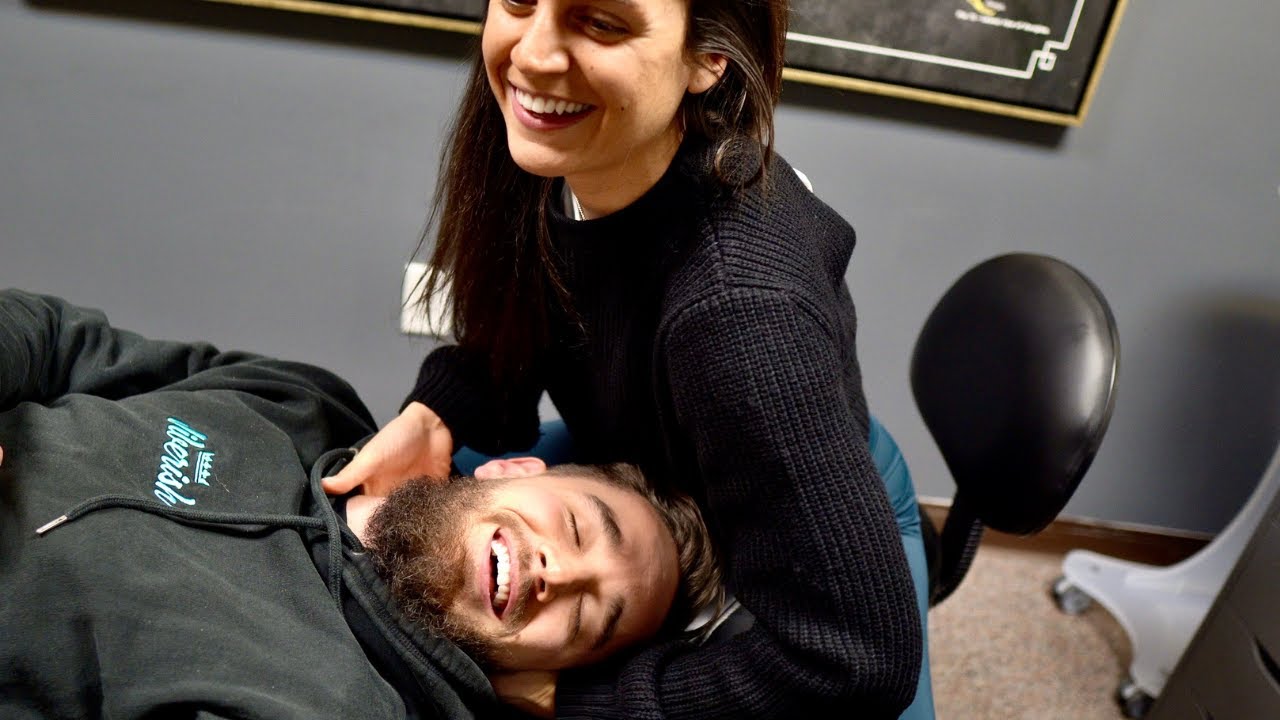 *CHIRO ADJUSTS CHIRO* Loud Cracks | CHIROPRACTIC ADJUSTMENT W/ Dr. Susie Hansen