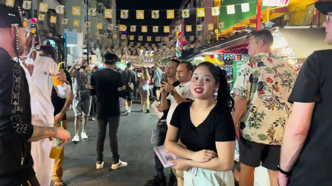 BANGKOK, KHAO SAN ROAD, THAILAND